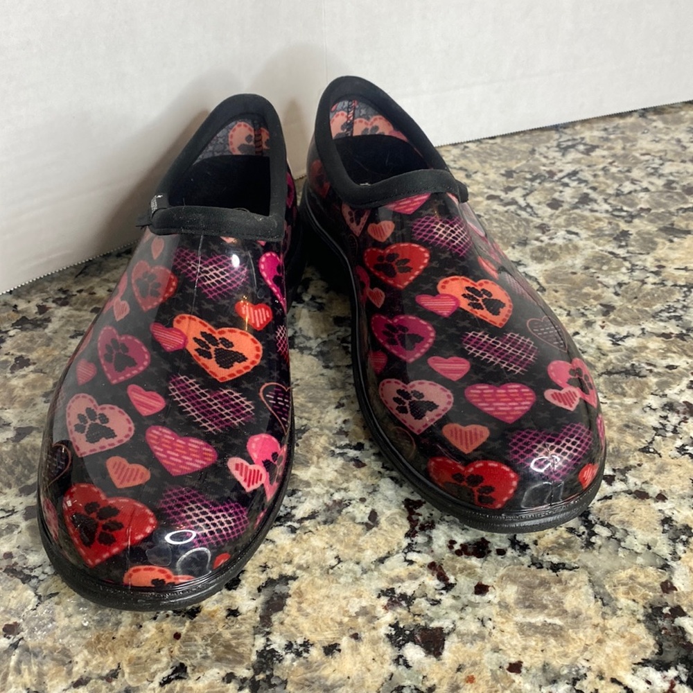 Sloggers Waterproof Cross Stitch Paw Prints Garden Shoe Black 9